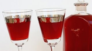 Наливка из черноплодной рябины с вишневыми листьями на водке в домашних условиях
