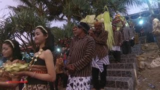 Adat Kirab Labuhan Malam 1 Suro di Pantai Sembukan Paranggupito
