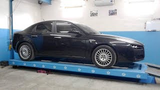 Alfa Romeo. Рихтовка крыла без споттера!  :)