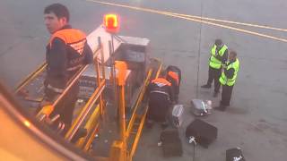 Проверка багажа в Шереметьево.