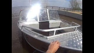 Первый спуск лодки на воду.