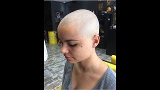 Headshave haircut thread..; Self headshave beautiful women....So is it supposed to be a woman...