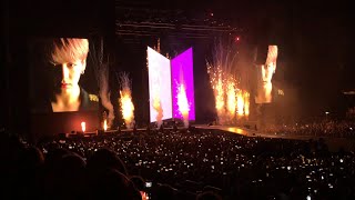 BTS - Opening VCR + IDOL (Love Yourself Tour Berlin 16.10.2018)