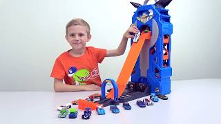 Машинки и МЕГА ГАРАЖ Hot Wheels. Детское видео про МАШИНКИ Хот Вилс и мальчика Даника