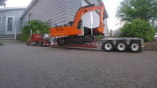 Loading 4200xl Excavator on Lowboy RC4WD-