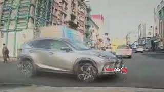 Во Владивостоке Лексус сбежал от своей хозяйки и устроил массовое ДТП