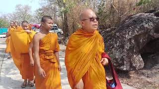 กราบสรีระสังขาร หลวงปู่แบน ธนากโร วัดดอยธรรมเจดีย์
