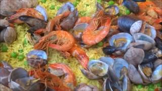 LONDON STREET FOOD, GIANT PAELLA IN BOROUGH MARKET, LONDON STREET FOOD MARKET