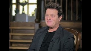 Валерий Дайнеко —  заслуженный артист БССР, солист ансамбля «Белорусские Песняры»