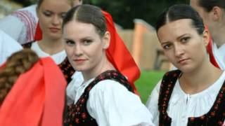 Štyri Slovenské Dievčenské  Ľudové Piesne / Four Slovak Girls Folk Songs