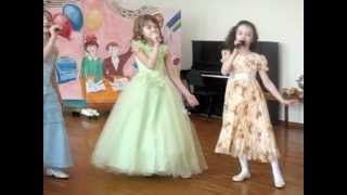 Моя мама лучшая на свете -My mom is the best..