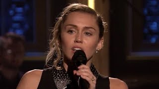 Miley Cyrus Performs "The Climb" In Honor Of Las Vegas Victims