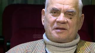 “Dome”, monodrama ku aktori rrëfen vet jetën e tij - Top Channel - News