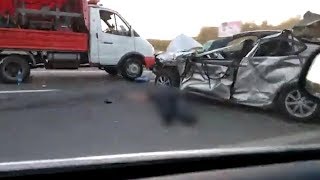 Протаранил машину дорожников