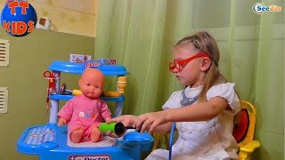 ✔ Кукла Штеффи. Ярослава осваивает профессию журналиста. Видео для детей. Tiki Taki Kids ✔
