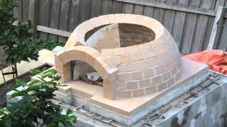 Building a wood-fired pizza Oven