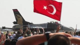 【HD】Türkiye Hava Gösterisi Air Show Turkiye 2011 SOLO TÜRK Turkiye F-16