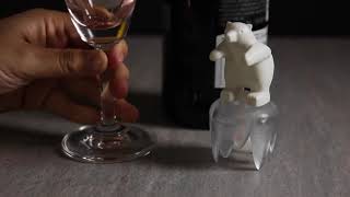 Стоппер для бутылки Bottoms Up Bear Qualy