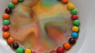 M&M's and water experiment Эксперимент с конфетами M&M's