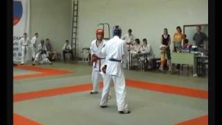 Вырубил ногой с развороту KO back kick (Рукопашный бой)