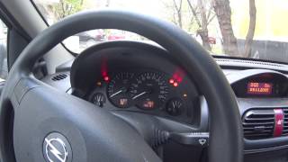 Буква "F" на панели Opel Corsa "C" 2005г.