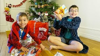 NOËL - Swan et Néo ouvrent leurs CADEAUX DE NOËL !