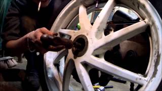 HONDA VFR 400 (NC30) REMOVING BACK WHEEL & CHAIN & SPROCKET