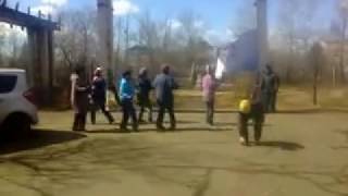 Бабушки зажигают на субботнике в Свободном!