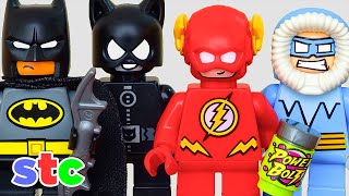 Lego Super Heroes Aventuras Batman se enfrenta a Gatubela y Flash al Captain Cold
