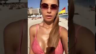 Виктория Боня с грудью после пластики в купальнике