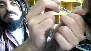 Dj Zéza ensinando a fazer dread