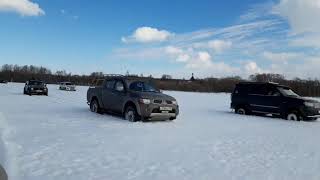 Мицубиси Л200 на снежной целине