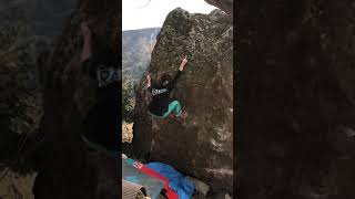 湯河原幕岩 ファンタジスタ 二段【クライミングチャンネル】外岩ボルダリングの動画・トポはクライミングチャンネル 【Climbing Areas and Boulders in Japan】