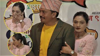 आखा भरि आशु लिएर धुर्मुस बोल्दा र सुन्तलीले आशु थाम्न सकिन स्टेजमै रोईदिन । Dhurmus Suntali