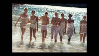 Море красивых сексуальных пляжных девушек! Sea beautiful sexy beach girls!