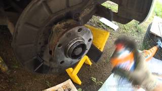 Замена тормозных колодок и дисков Jetta 6 1.6 (280мм) - Front brake kit replacement