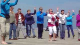 TAI CHI op het strand van Schier