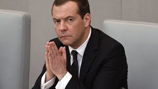Куда смотрит Навальный Депутат НЕ ПОБОЯЛСЯ И РАССКАЗАЛ СКОЛЬКО ВОРУЕТ Единая Россия в шоке Медведев