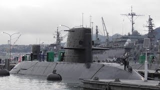 訓練支援艦くろべ出港、潜水艦自衛艦旗掲揚、掃海管制艇ゆげしま、ながしま　アレイからすこじま　呉地方隊　海上自衛隊　Japan Maritime Self-Defense Force