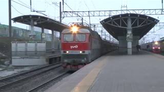 Электровоз ЧС7-317 с пассажирским