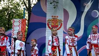 Детская чувашская песня - Икĕ пĕчĕк сар автан