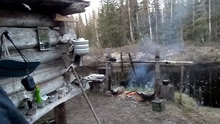 Самогонщики в лесу.