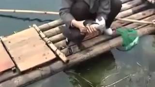 Рыбалка - ловля рыбы на утку, дрессированная утка