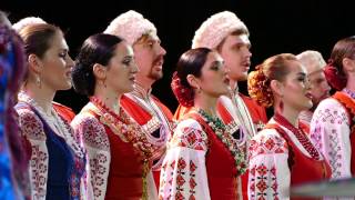Кубанский казачий хор в Зимнем театре. Виктору Захарченко исполнилось 79 лет.