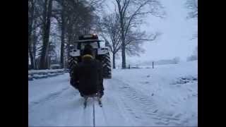 Traktor Schlittenfahrt im Schneechaos Schneepflug Case IH Maxxum 5140 extrem :D