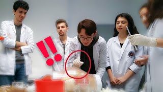 Hastanın Poposuna İğne Batırdım!! (Çıkmadı) | Tıp Fakültesinde İntramusculer Enjeksiyon Öğreniyorum