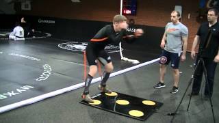 Никита Раздольский - упражнение с резиновыми эспандерами  на тренажёре QuickBoard.