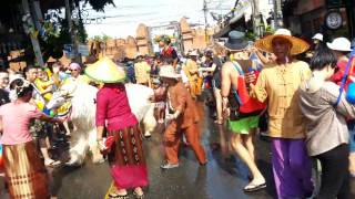 Chiang Mai Songkran Parade 2017 - ป๋าเวณีปี๋ใหม่เมืองเจียงใหม่ 2558