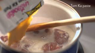 TOM KA GAI (SWEET AND SOUR CHICKEN COCONUT SOUP)