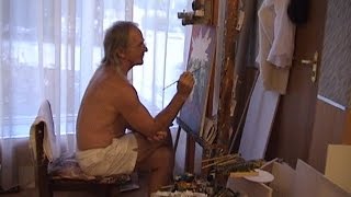 Крым Новоозерное.Художник Юрков-Кобылин рисует море и лошадей.